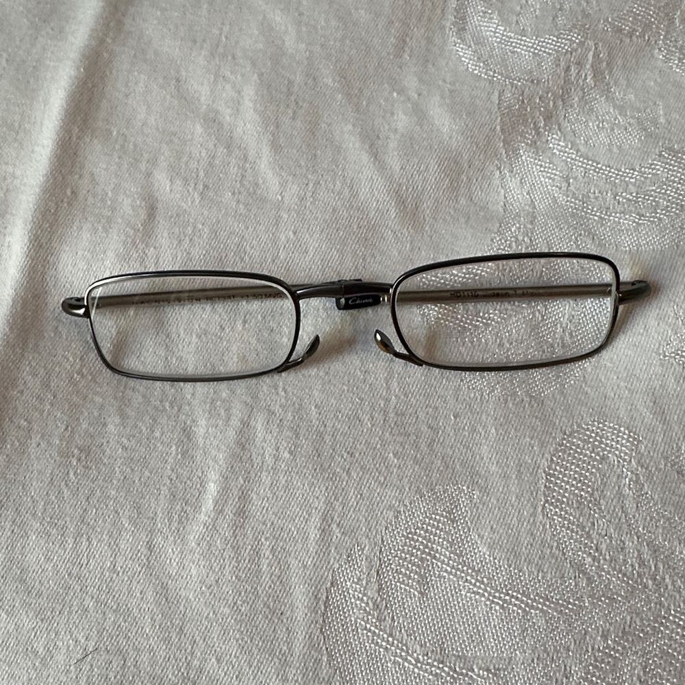 Magnavision Foldable Readers